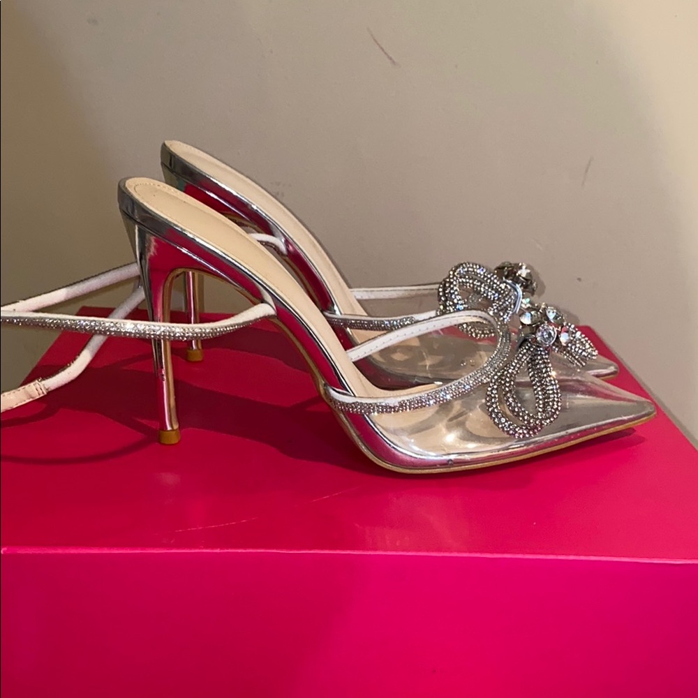 Silver Stiletto Heels with Rhinestone Straps!! Perfect If you wear between 7-8💎💎